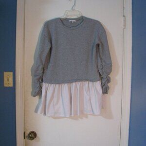 Moelleux Top Small Oversized Fits Medium Gray and White Ruffled "Skirt" Ruching